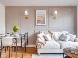 Luxury 2BR Near Bham Central, Parking, Desk & Coffee