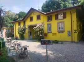 New Generation Hostel Como Lake, plážový hotel v destinaci Como