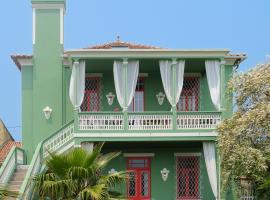 Vintage Balcony Guesthouse, hotel em Ovar