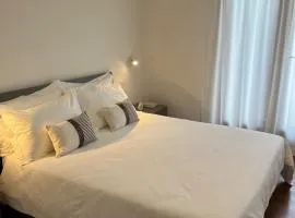 Saffron Suite, just a few minutes from the center and station
