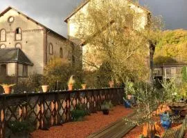 2 lofts dans château industriel Les Grands Moulins de Ruffin