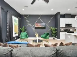 Sleeps 20 - 2 Homes - Family and Friends Fun Super house