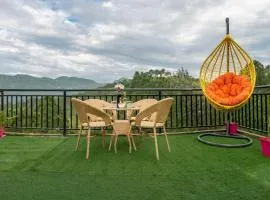 Exotic Stays I 2bhk Forest View Kasauli l Serviced Apts I Best Seller I Vacations I Family Events I Sky Bonfire I Kasauli