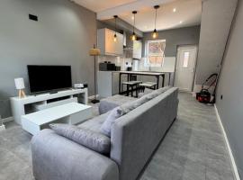 House Near Anfield - 10 Min Walk - Free Parking, Hotel in Liverpool