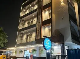 Honeyveils Palace
