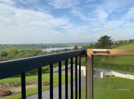 Lake View Doubleroom&private Bath, hotel v destinaci Castlebar