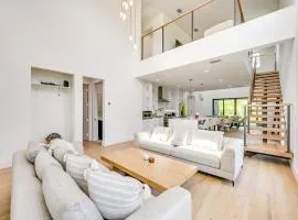 3 Mi to Naples Beach: Luxurious Home w/ Pool!