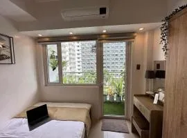 Luxury staycation at prime location Mall of Asia Shell Residences Pasay Tower C