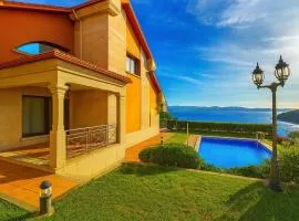 Chalet en Sanxenxo con hermosas vistas y gran privacidad