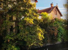 3 lofts dans Minoterie Industrielle, Hotel in La Celle-sous-Gouzon