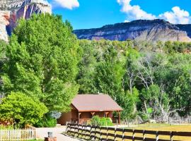 Arrowhead Country Cabins, casa de campo em Mount Carmel