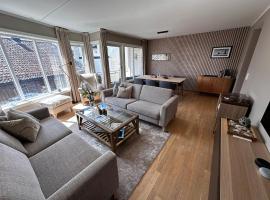 Apartment in the middle of Arendal city center - secluded, Hotel in Arendal