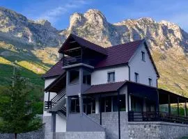 Imperio Hotel & Camping