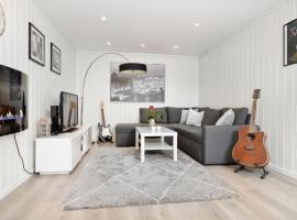 Summer place by the river, hotel in Drammen