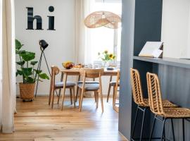 SOLUNA STAY I City Apartment I 20 Min to Luzern I Kidsfriendly I Modern I Self-check-in I Free Parking, acomoda&ccedil;&atilde;o com cozinha em K&uuml;ssnacht