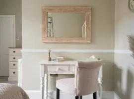 Great location in Lincoln beautiful house for families and contractors