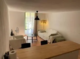 T2 cosy vieux Hyères-Parcours des arts