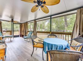 Steps to Lake Kerr Home with Pool and Hot Tub Access!, hotel in Salt Springs