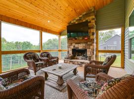 14 Mi to Mammoth Cave NP: Spacious Family Home, hotel i Cub Run