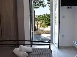 Mitsakos Golden House