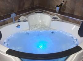 Palazzo dei Sogni Rooms Suite、メザーニェのホテル