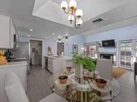 The Tempe Designer Home! Pets Stay Free!