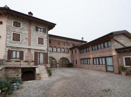 Agriturismo Corte Galvani، فندق في نيغرار