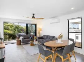 Absolute Beachfront Marcoola 4BR, Heated Spa
