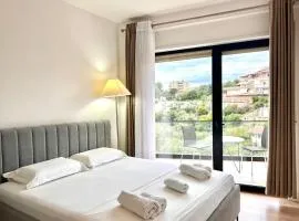AMA'S 1BR Ap 1 - Parking, Sea View & Kitchen