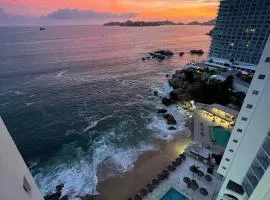 SUITE EN TORRES GEMELAS a pie de playa 611