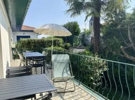 Maison rénovée à Cambo, 2 ch, jardin, parking, WiFi - FR-1-495-154