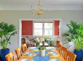 Cozy Cape Cod Style Home 20 Mins to Philadelphia