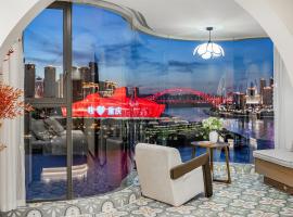 Baihong Riverview Drone Show Apartment-Hongya Cave, hotel in Chongqing