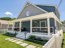 Pet-Friendly Pool Bayside Coastal Cottage