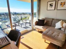 Sweeping Harbour & Ocean Views Over Sydney's East