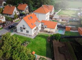 Mezidomí, hotel v destinaci Budyně nad Ohří