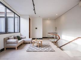 Brand New 2BR Villa Alpha Omega Canggu Bali, ubytov&aacute;n&iacute; s možnost&iacute; vlastn&iacute;ho stravov&aacute;n&iacute; v destinaci Mantaak