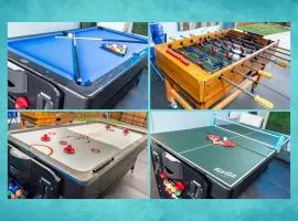 Family Game Room - Full-Body Massage Chair - Private Patio - Ultimate Group Getaway for 12