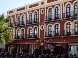 Hotel Manolo Mayo, hotel u gradu 'Los Palacios y Villafranca'