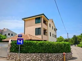 Apartments Ravlic