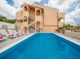 Apartments Saldun, ξενοδοχείο στο Τρογκίρ