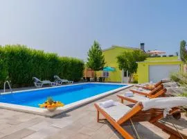 Beautiful Villa Vrljika with pool in Makarska