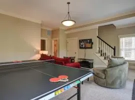 Choctaw Lodge -Play ping pong Relax by the wood fireplace Grill
