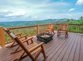 Eagles View 2.0 - Gorgeous Mountain Views, Hot Tub, Pool Table, + Games!