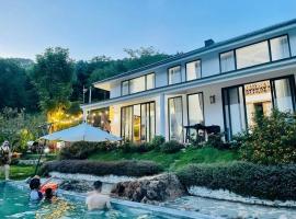 K Villa - Venuestay, βίλα σε Kệ Sơn