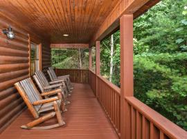 Think a Little Less - Outdoor Hot Tub, Pool Table, Arcade + Air Hockey!, villa in Gatlinburg