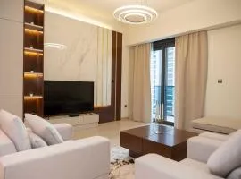 Elegant Style Brand new 2BDR in Heart of Downtown