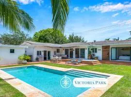 Centrally Located Heated pool Lush Tropical Surrounding Oasis Key RESlDENCES