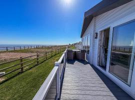 Stunning 6 Berth Lodge With Full Sea Views In Suffolk Ref 68007Cr, lodge en Lowestoft