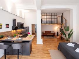 NEU! City-Loft-Apartment im Goethe Palais I 5P I Lift I Parkplatz I Zentrum I Helios, hotel v destinaci Aue